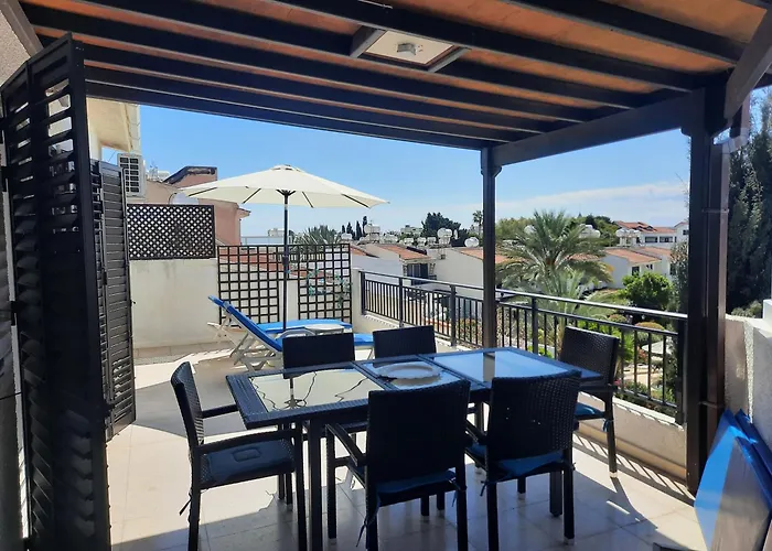 公寓 Kato Sea View With Pool Paphos